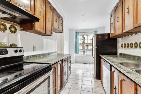 Photo 16 at 92 - 44 Chester Le Boulevard, L'Amoreaux, Toronto