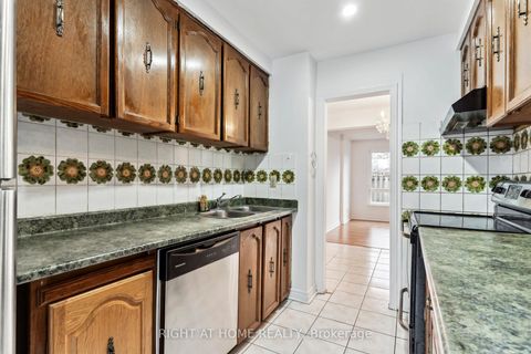 Photo 17 at 92 - 44 Chester Le Boulevard, L'Amoreaux, Toronto