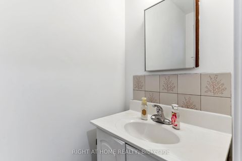 Photo 18 at 92 - 44 Chester Le Boulevard, L'Amoreaux, Toronto