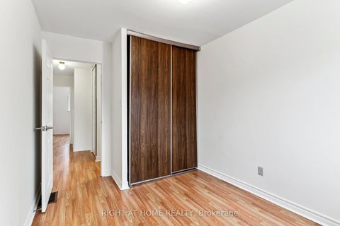 Photo 19 at 92 - 44 Chester Le Boulevard, L'Amoreaux, Toronto