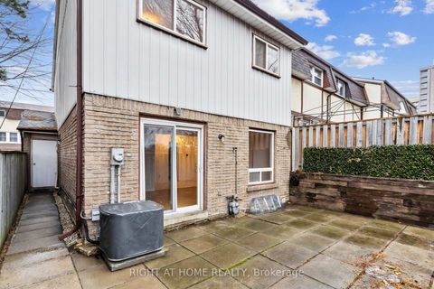 Photo 29 at 92 - 44 Chester Le Boulevard, L'Amoreaux, Toronto