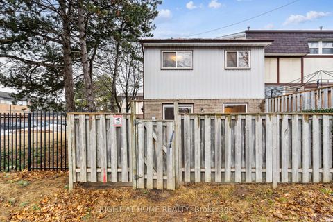 Photo 31 at 92 - 44 Chester Le Boulevard, L'Amoreaux, Toronto