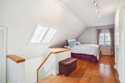 Photo 12 at 38 Riverview Heights, Humber Heights, Toronto