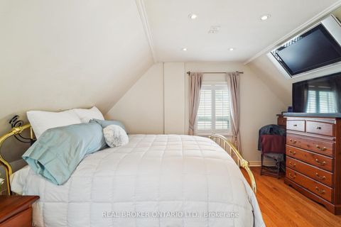 Photo 13 at 38 Riverview Heights, Humber Heights, Toronto