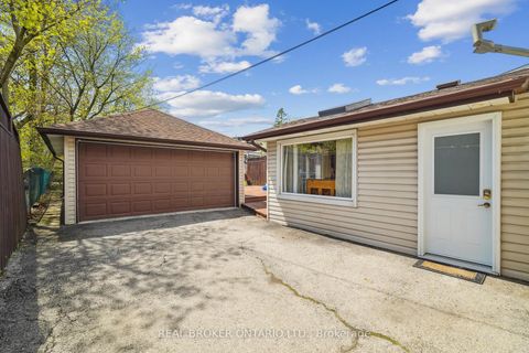 Photo 22 at 38 Riverview Heights, Humber Heights, Toronto