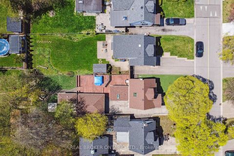 Photo 27 at 38 Riverview Heights, Humber Heights, Toronto