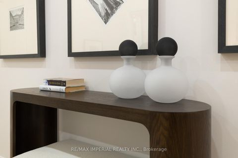 Photo 8 at 44 Hawkview Boulevard, Vellore Village, Vaughan