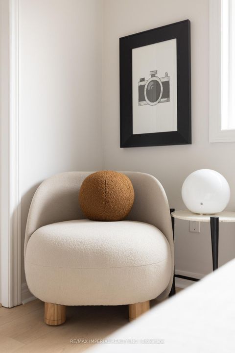 Photo 30 at 44 Hawkview Boulevard, Vellore Village, Vaughan