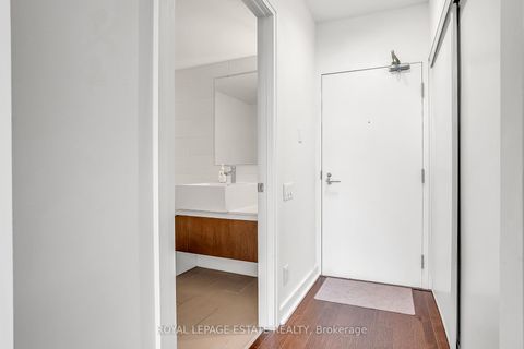 Photo 11 at 646 - 5 Hanna Avenue, Niagara, Toronto