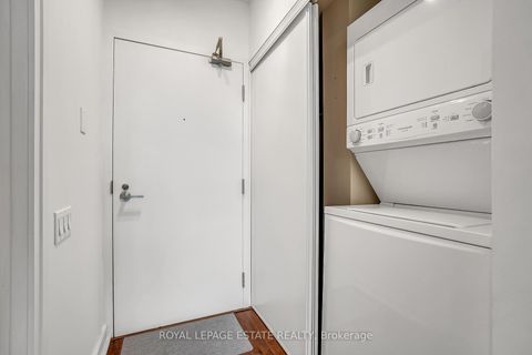 Photo 13 at 646 - 5 Hanna Avenue, Niagara, Toronto