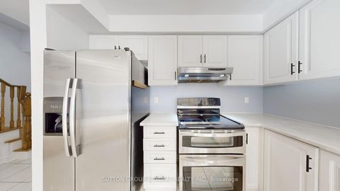 Photo 7 at 111 Kelso Crescent, Maple, Vaughan