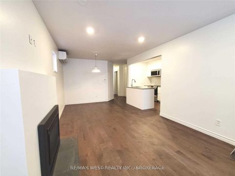 Photo 3 at 1458 Bayview Avenue, Mount Pleasant East, Toronto