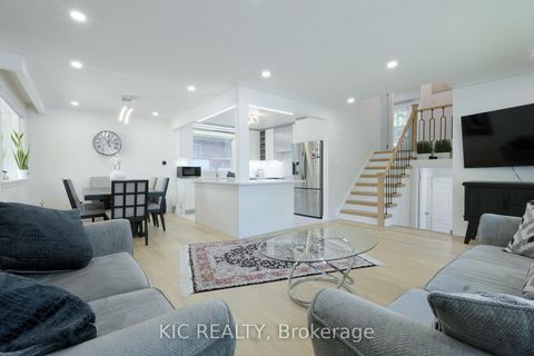 Photo 3 at 249 Tampico Road, Mill Pond, Richmond Hill