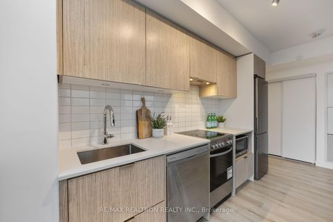 Photo 13 at 2408 - 395 Bloor Street E, North St. James Town, Toronto