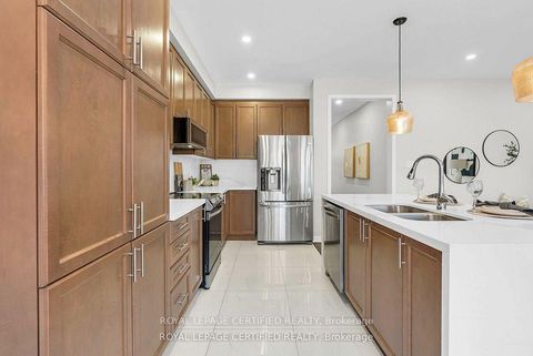 Photo 10 at 188 Beaveridge Avenue, GO Glenorchy, Oakville