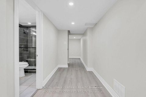 Photo 44 at 188 Beaveridge Avenue, GO Glenorchy, Oakville