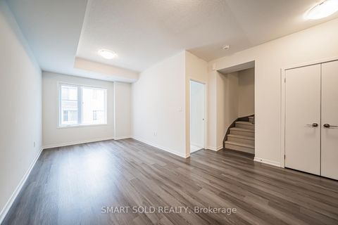 Photo 11 at 239 - 121 Honeycrisp Crescent, Vaughan Corporate Centre, Vaughan