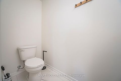 Photo 17 at 239 - 121 Honeycrisp Crescent, Vaughan Corporate Centre, Vaughan