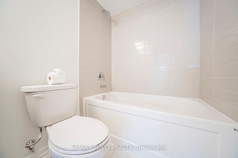 Photo 24 at 239 - 121 Honeycrisp Crescent, Vaughan Corporate Centre, Vaughan