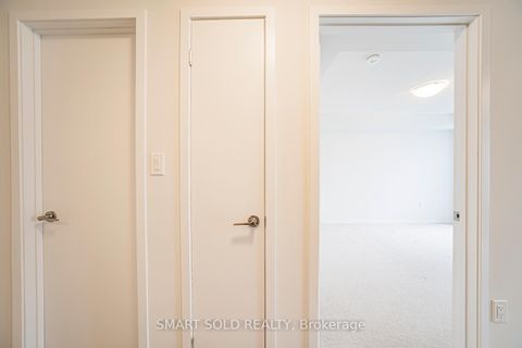 Photo 28 at 239 - 121 Honeycrisp Crescent, Vaughan Corporate Centre, Vaughan