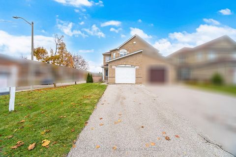 Photo 1 at 28 Condotti Drive, West Woodbridge, Vaughan