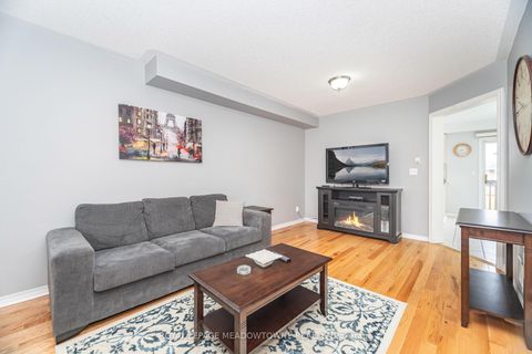 Photo 9 at 28 Condotti Drive, West Woodbridge, Vaughan