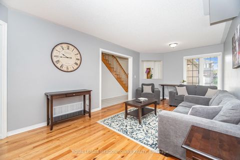 Photo 10 at 28 Condotti Drive, West Woodbridge, Vaughan