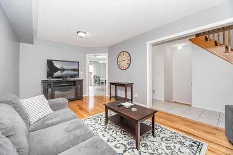 Photo 11 at 28 Condotti Drive, West Woodbridge, Vaughan