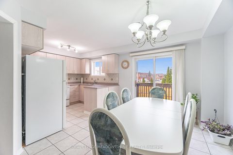 Photo 14 at 28 Condotti Drive, West Woodbridge, Vaughan