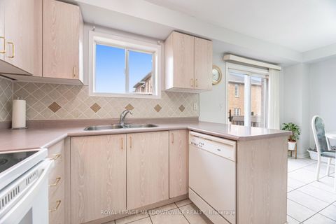 Photo 18 at 28 Condotti Drive, West Woodbridge, Vaughan