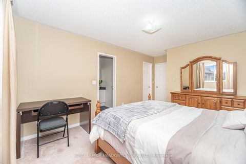 Photo 23 at 28 Condotti Drive, West Woodbridge, Vaughan