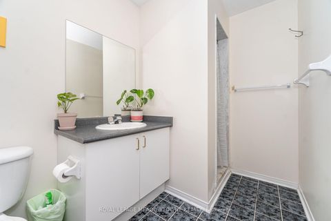 Photo 24 at 28 Condotti Drive, West Woodbridge, Vaughan