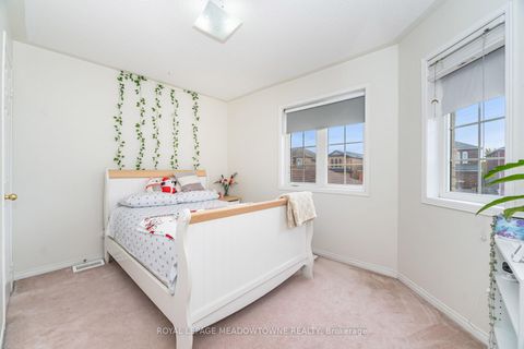 Photo 27 at 28 Condotti Drive, West Woodbridge, Vaughan