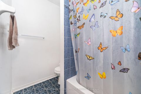 Photo 30 at 28 Condotti Drive, West Woodbridge, Vaughan