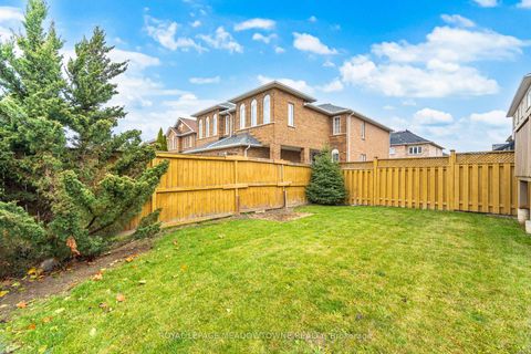 Photo 34 at 28 Condotti Drive, West Woodbridge, Vaughan