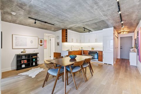 Photo 11 at 1011 - 152 St Patrick Street, Chinatown, Toronto