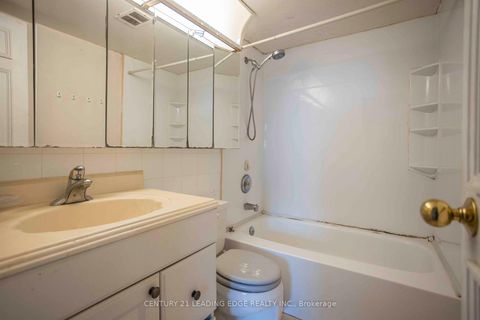 Photo 7 at 711 - 1338 York Mills Road, Donalda, Toronto