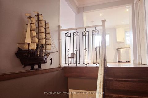 Photo 2 at 115 Codsell Avenue, Bathurst Manor, Toronto