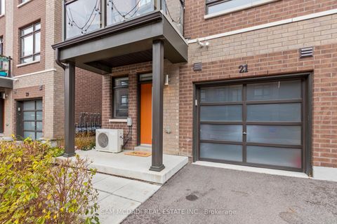 Photo 1 at 21 Hearne Street, Vaughan Grove, Vaughan