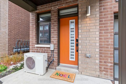 Photo 2 at 21 Hearne Street, Vaughan Grove, Vaughan