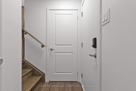 Photo 6 at 21 Hearne Street, Vaughan Grove, Vaughan