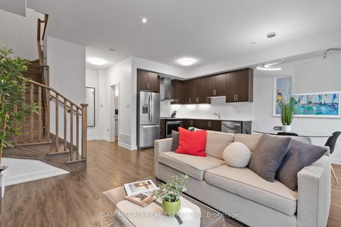 Photo 9 at 21 Hearne Street, Vaughan Grove, Vaughan