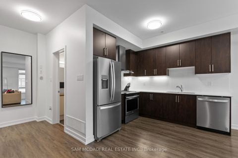 Photo 10 at 21 Hearne Street, Vaughan Grove, Vaughan