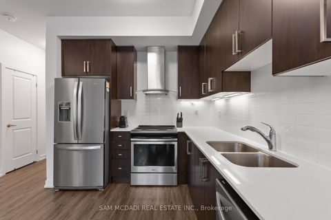 Photo 12 at 21 Hearne Street, Vaughan Grove, Vaughan