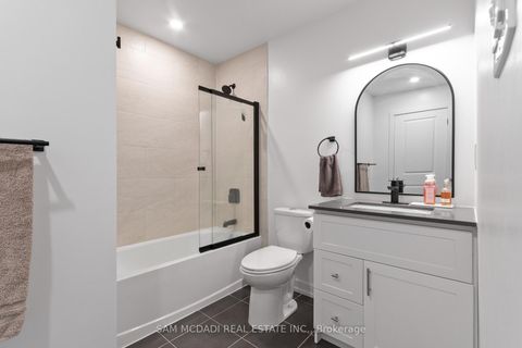 Photo 15 at 21 Hearne Street, Vaughan Grove, Vaughan