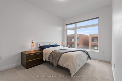 Photo 16 at 21 Hearne Street, Vaughan Grove, Vaughan