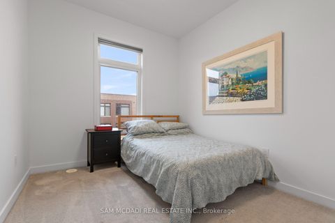 Photo 18 at 21 Hearne Street, Vaughan Grove, Vaughan