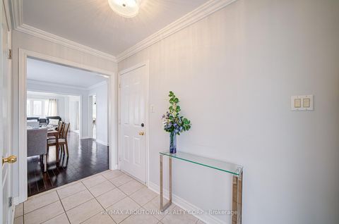 Photo 2 at 404 Kittridge Road, WC Wedgewood Creek, Oakville