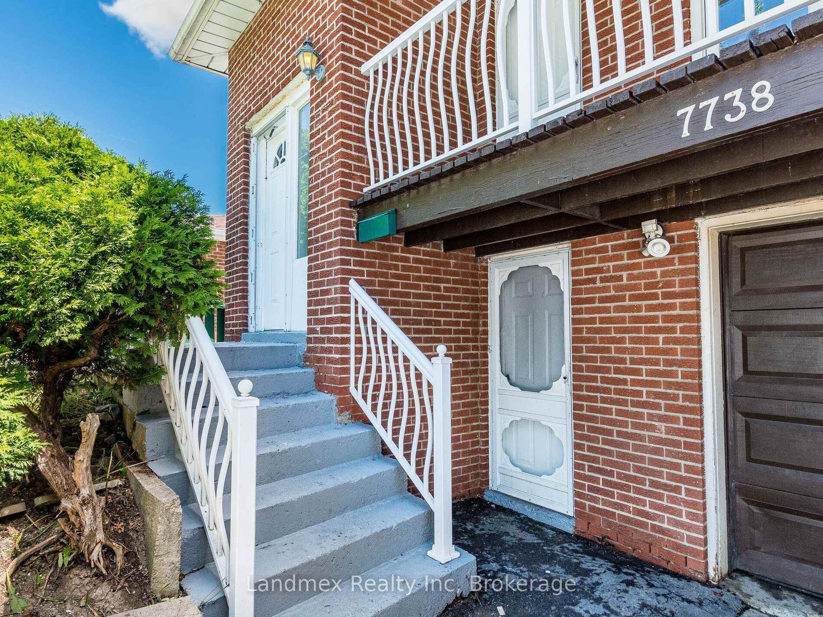 7738 Kittridge Drive, Malton, Mississauga photo number 2