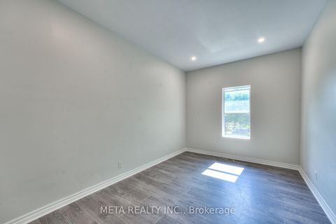 Photo 14 at 35 Duncombe Boulevard, Scarborough Village, Toronto